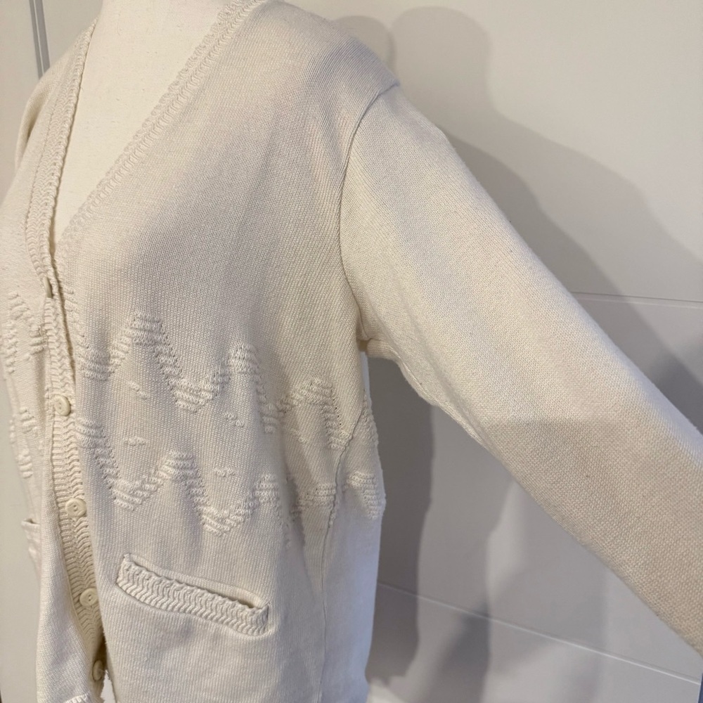 Tricots Nader | vintage white/cream knit Cardigan with V-Neck, Pockets - Picture 4 of 7